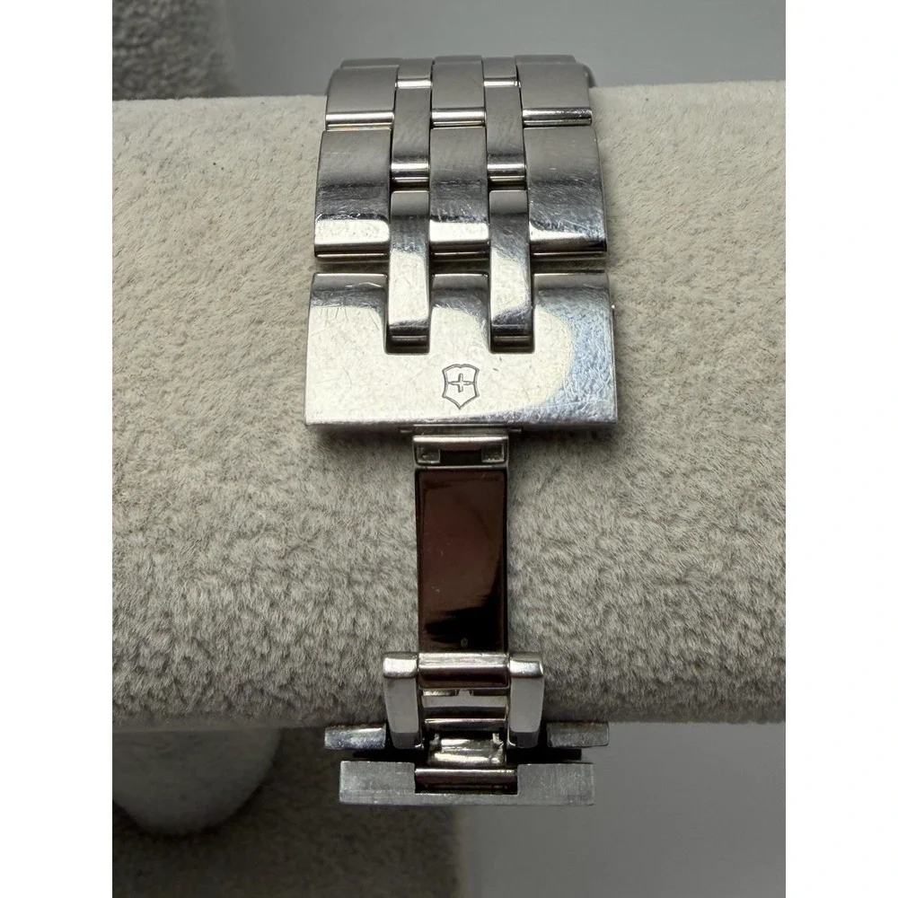 Victorinox Swiss Army 24659 New Battery Alliance Mens Watch 38MM 5.75